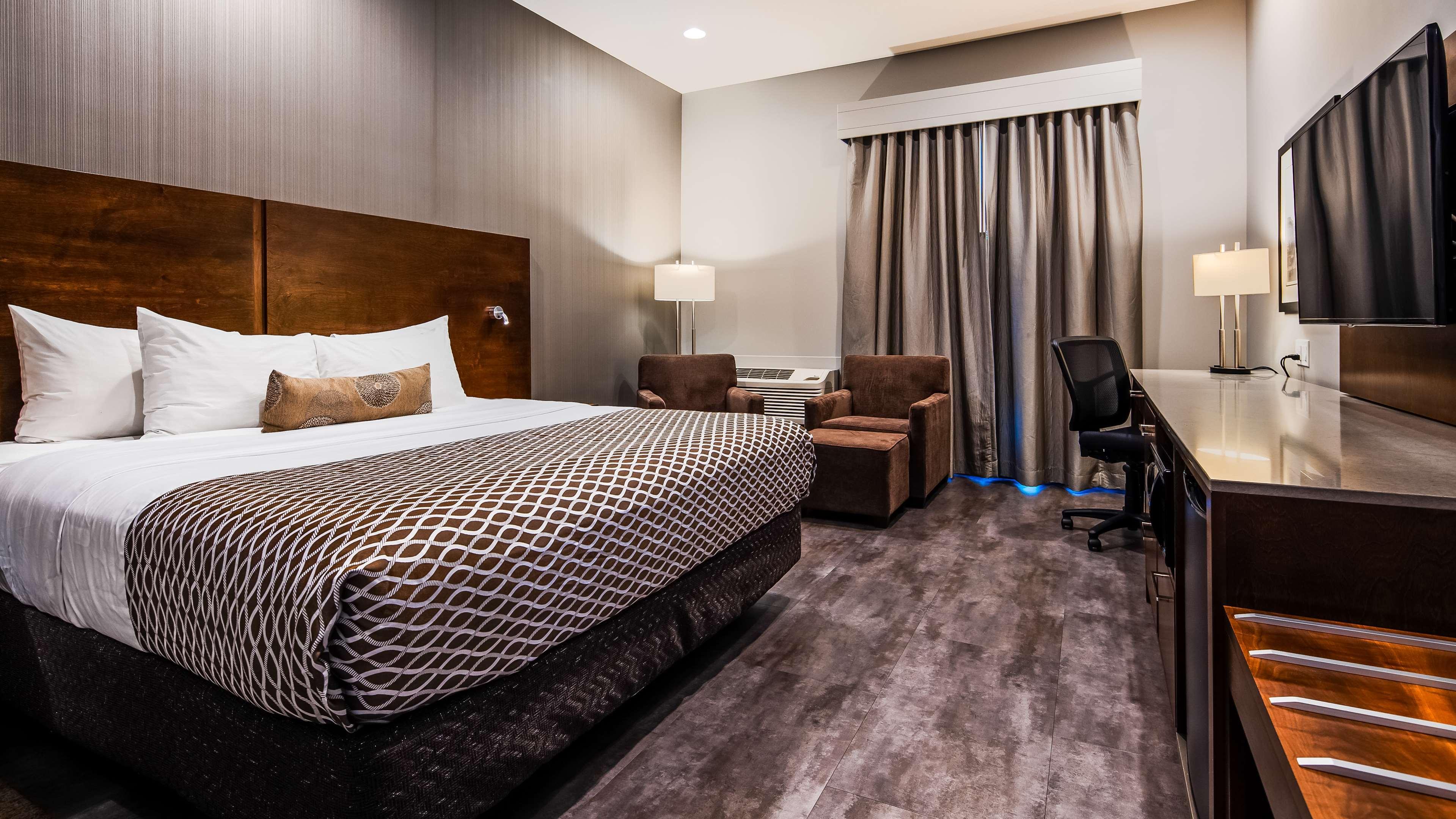 Best Western Plus East Side Saskatoon Bagian luar foto