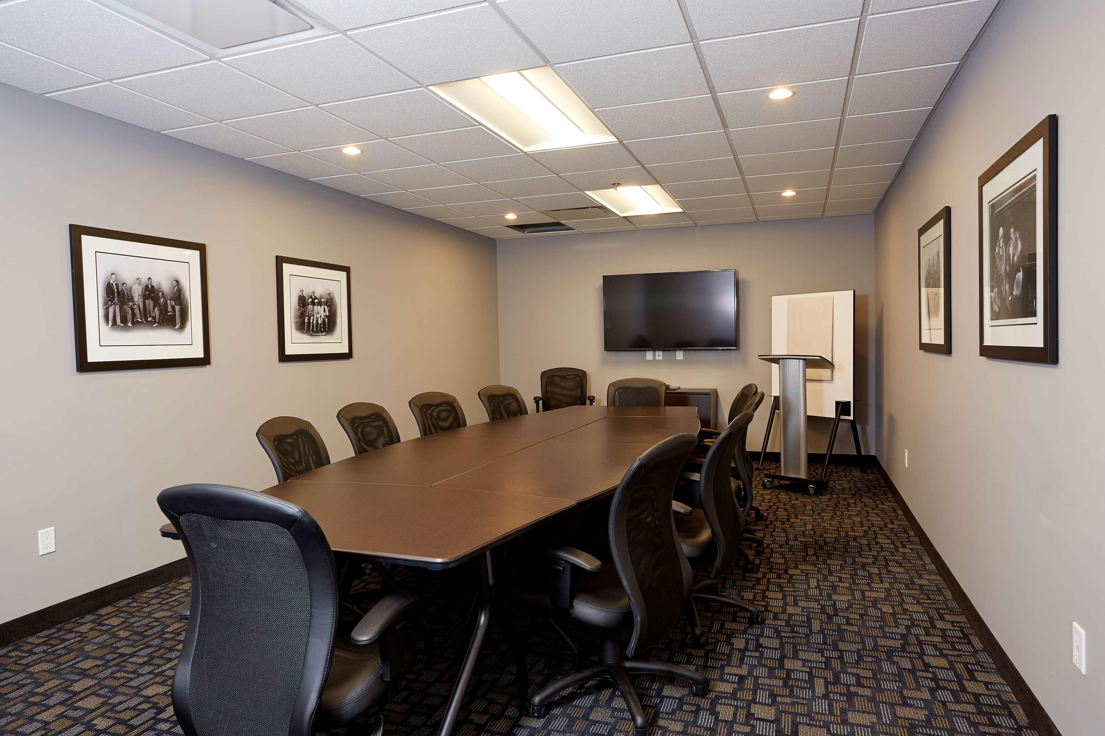 Best Western Plus East Side Saskatoon Bagian luar foto