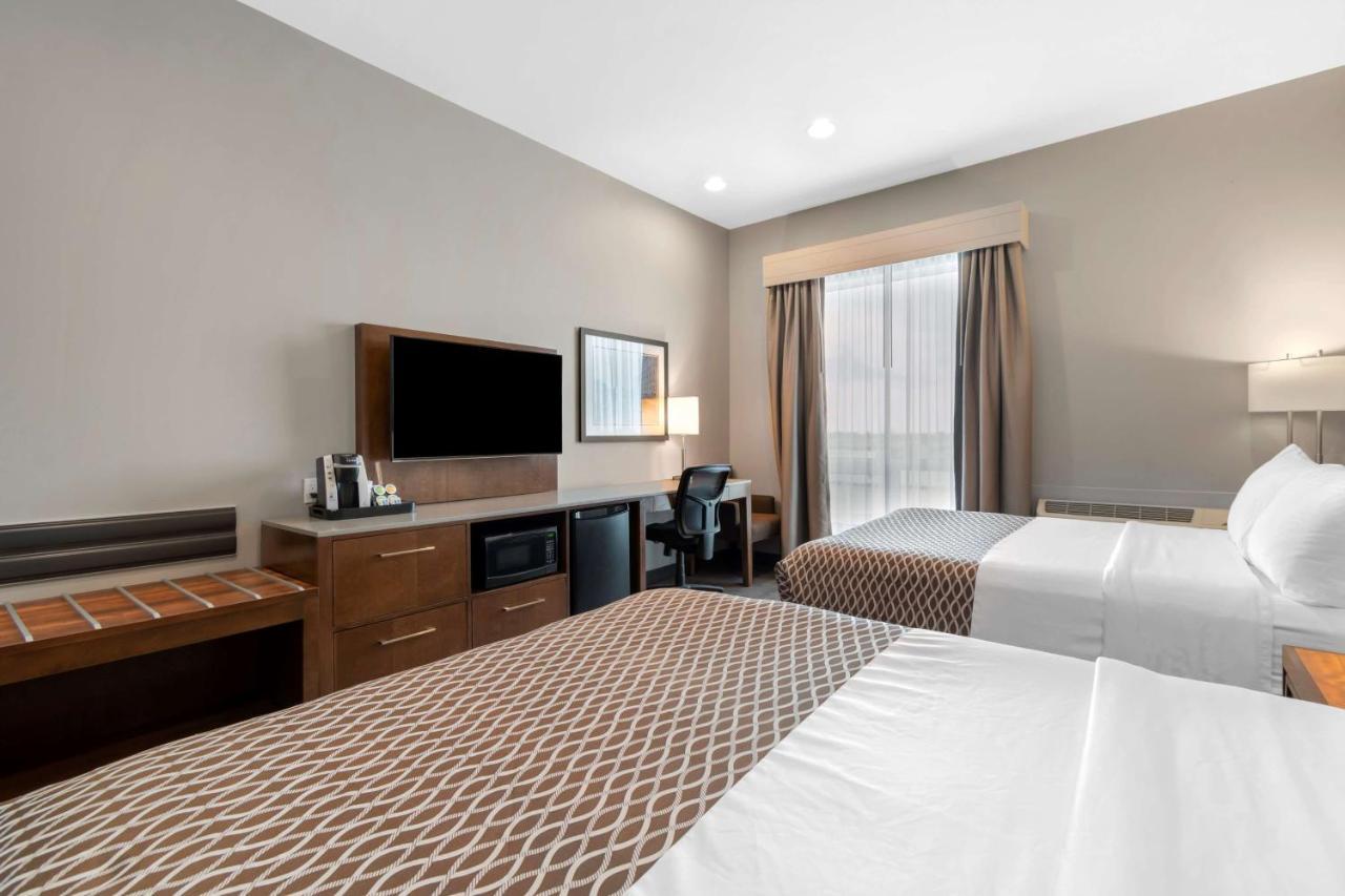 Best Western Plus East Side Saskatoon Bagian luar foto