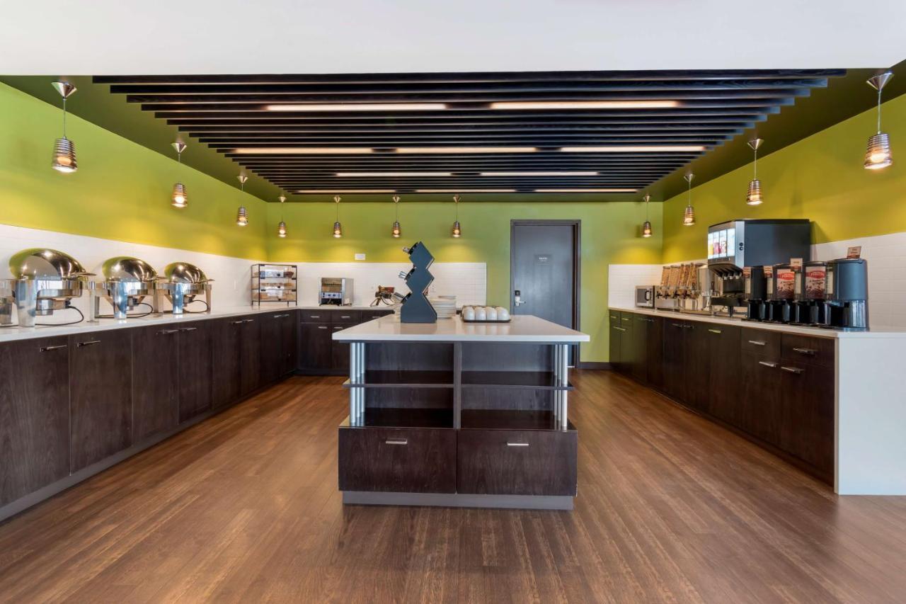 Best Western Plus East Side Saskatoon Bagian luar foto