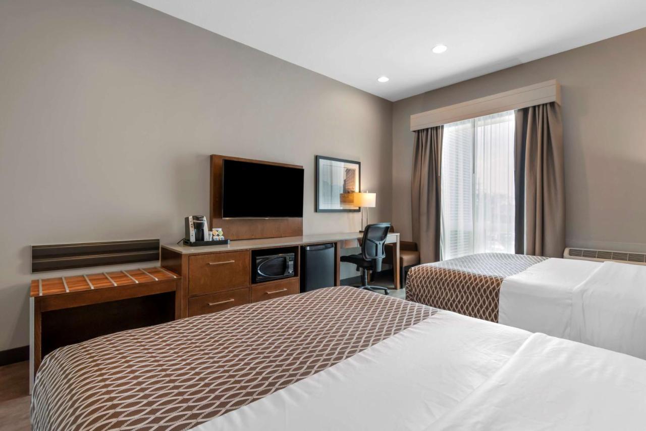Best Western Plus East Side Saskatoon Bagian luar foto