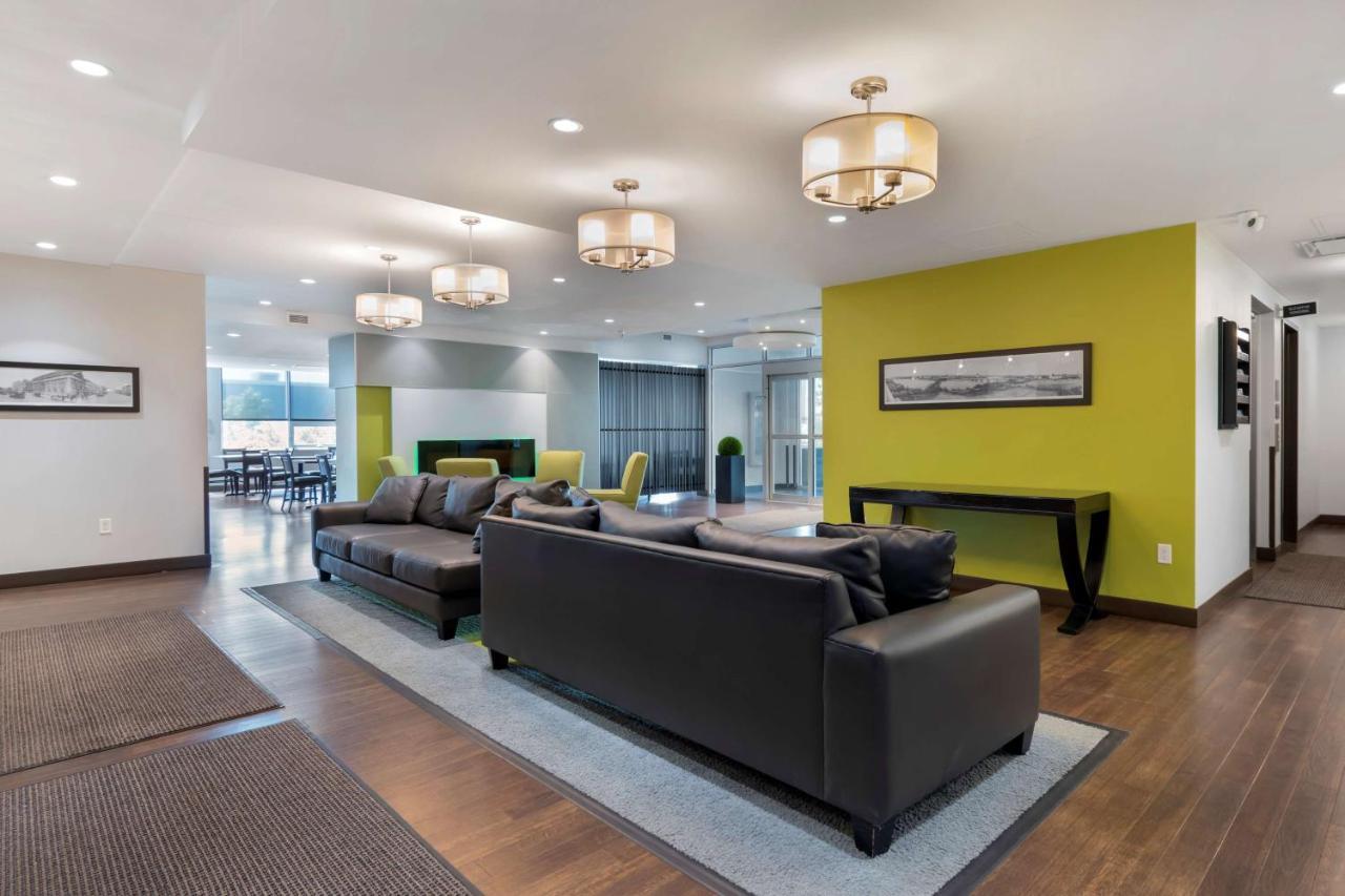 Best Western Plus East Side Saskatoon Bagian luar foto