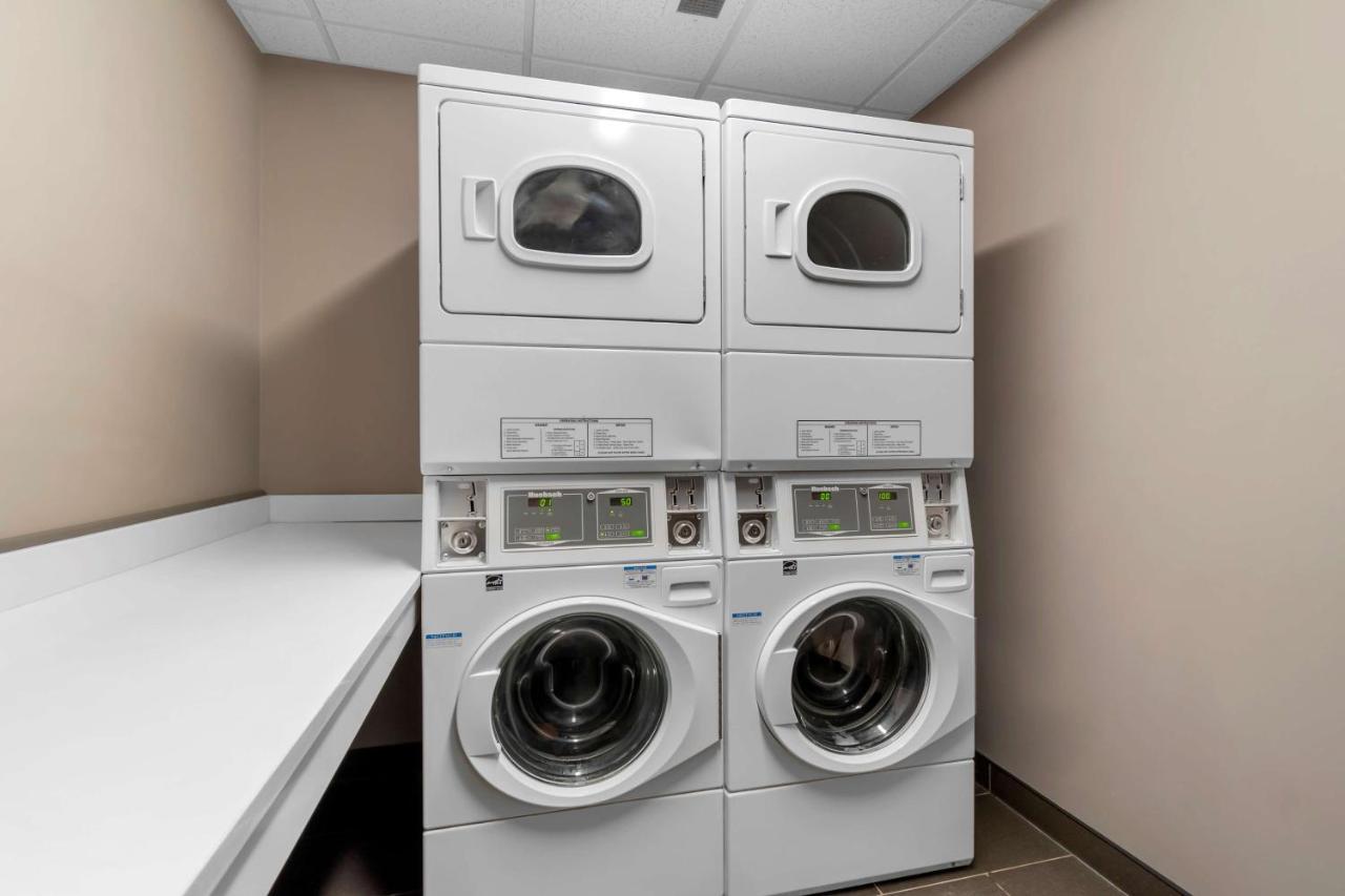 Best Western Plus East Side Saskatoon Bagian luar foto