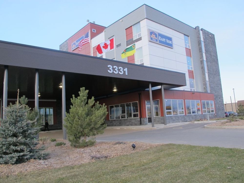 Best Western Plus East Side Saskatoon Bagian luar foto